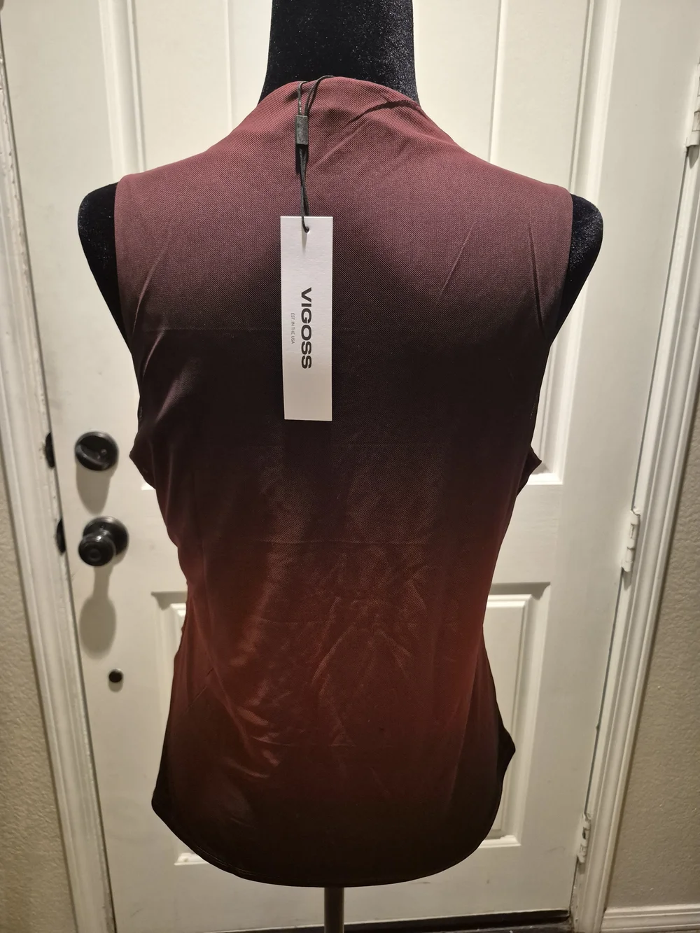 VIGOSS Ruched Ombre Sleeveless Top - Burgundy to Rust